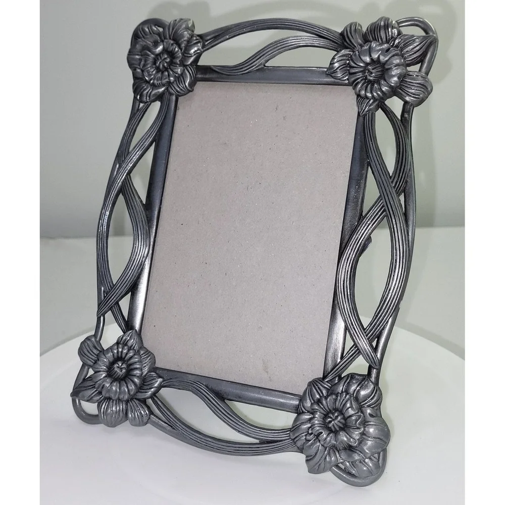 Floral Picture Frame 4x6 Art Nouveau Pewter Silver Tone Vintage